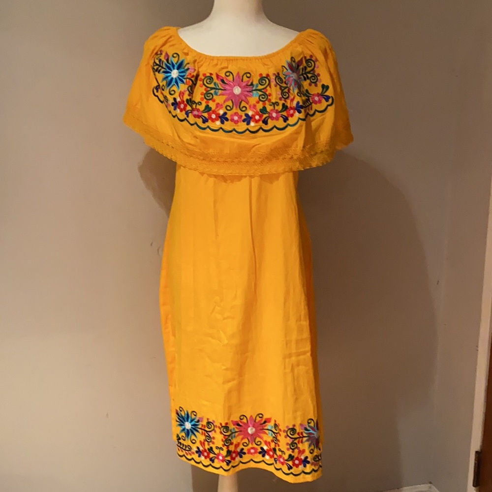NWOT. Artisanal Mexican dress